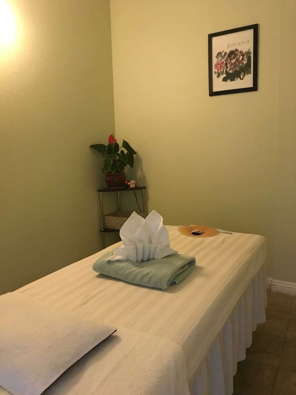 Younique Massage Spa | 2646 Dupont Dr c210, Irvine, CA 92612, USA | Phone: (949) 328-1919