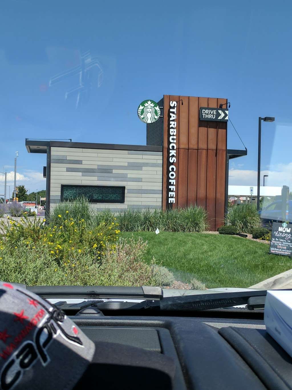 Starbucks | 13702 E Quincy Ave, Aurora, CO 80015, USA | Phone: (303) 680-6304