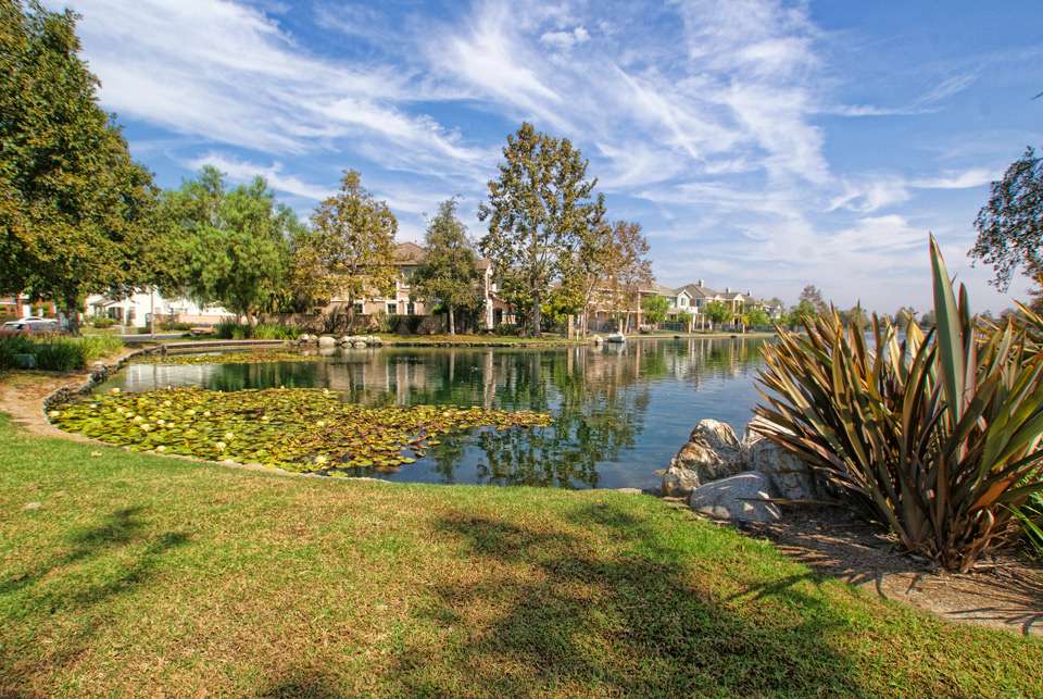 Lakeside Private Gated Community | 1 Lakeside Dr, Buena Park, CA 90621 | Phone: (888) 827-1110