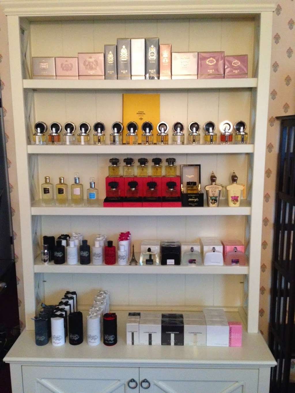 Perfume House by Lorraine | 22 Naomi Ave, Landisville, PA 17538, USA | Phone: (717) 421-9140