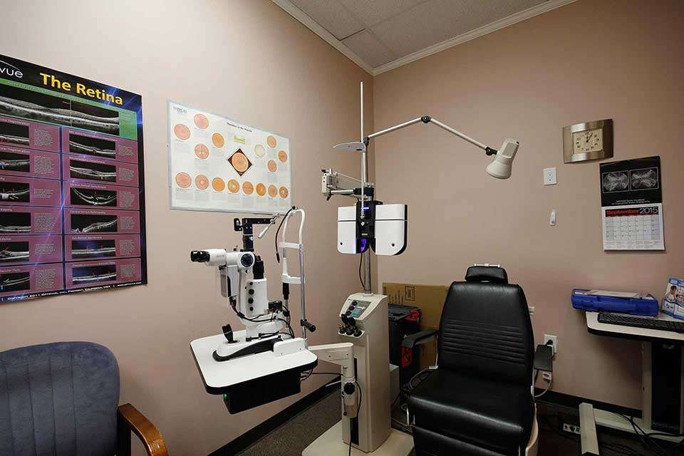 Spring Eye Associates: Dr. Crosby Wallace, OD | 6640 Cypresswood Dr #105, Spring, TX 77379 | Phone: (281) 355-9090