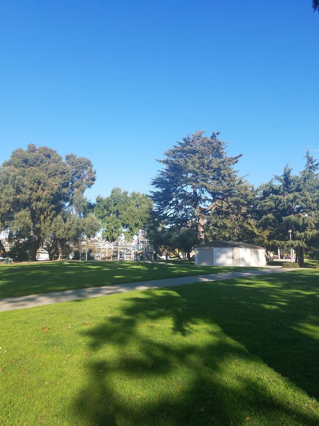 Meek Park | 240 Hampton Rd, Hayward, CA 94541 | Phone: (510) 881-6715