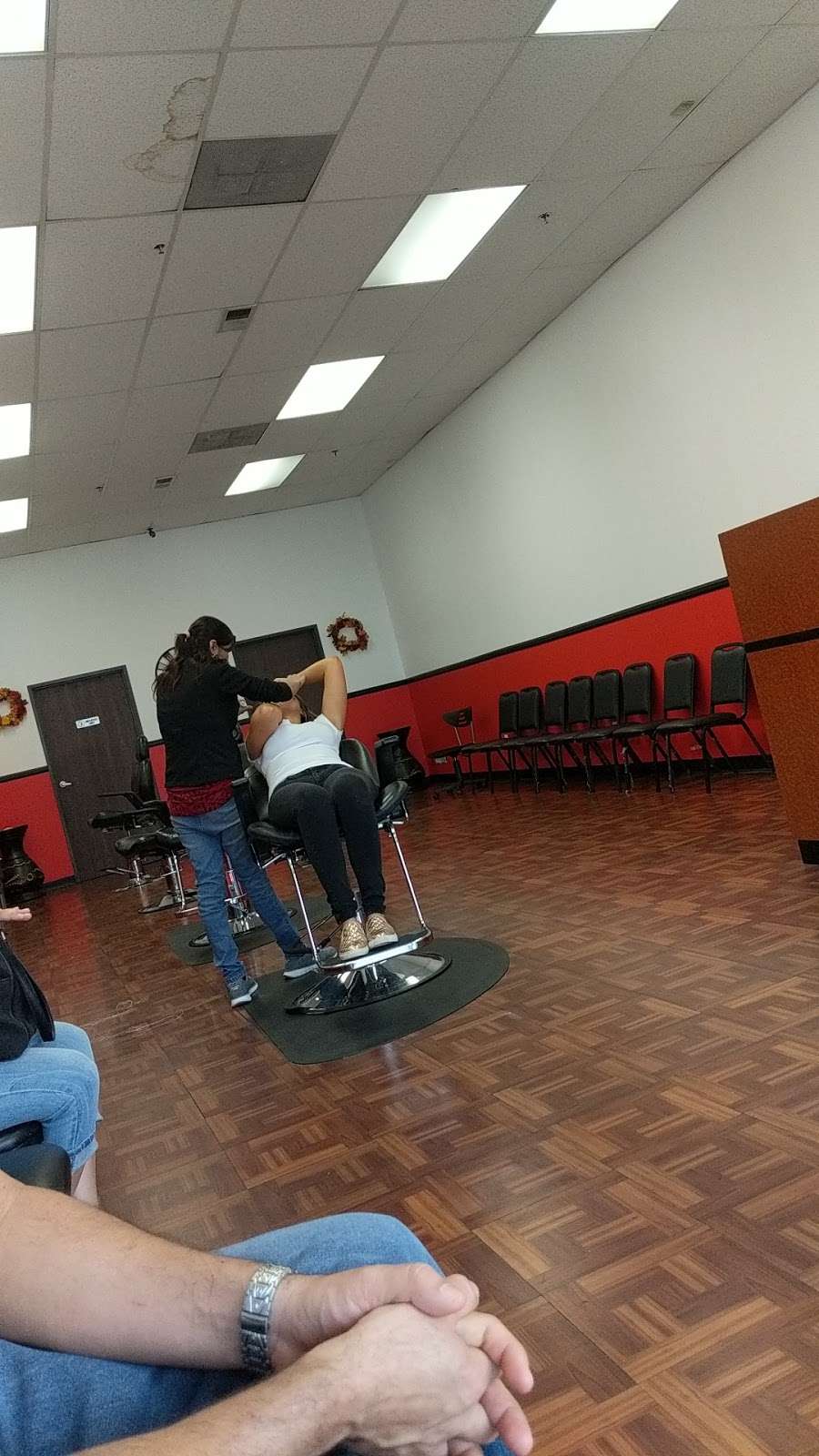 Unique Threading Salon | 4275 University Pkwy, San Bernardino, CA 92407, USA | Phone: (909) 880-1010