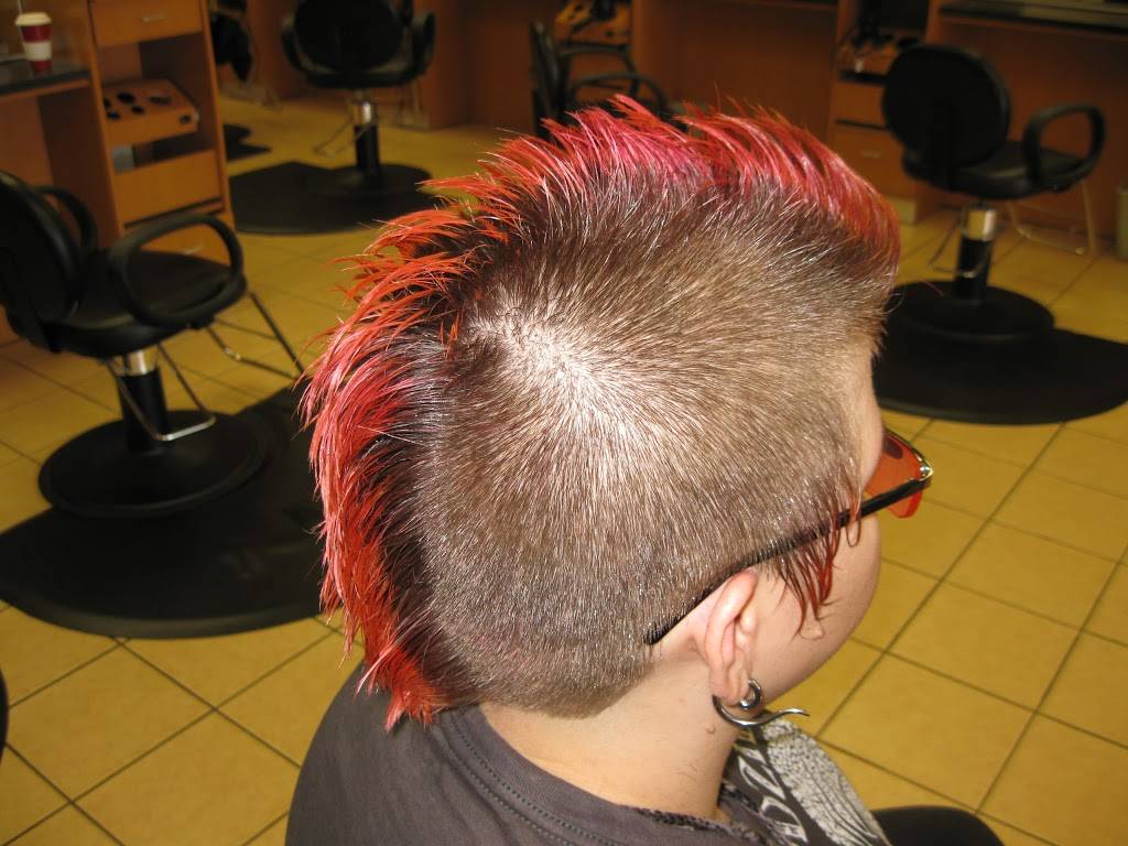 Crews & Hairdos Hair Salons | 1030 Norwood Park Blvd #310, Austin, TX 78753, USA | Phone: (512) 953-1460