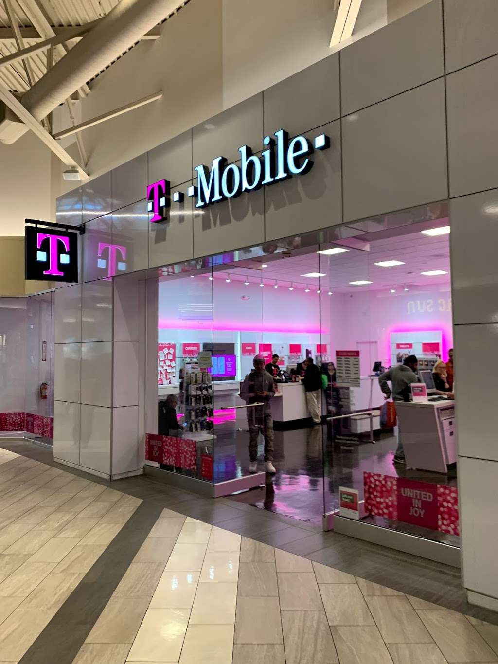 T-Mobile | 447 Great Mall Dr Ste 420, Milpitas, CA 95035, USA | Phone: (408) 719-8741