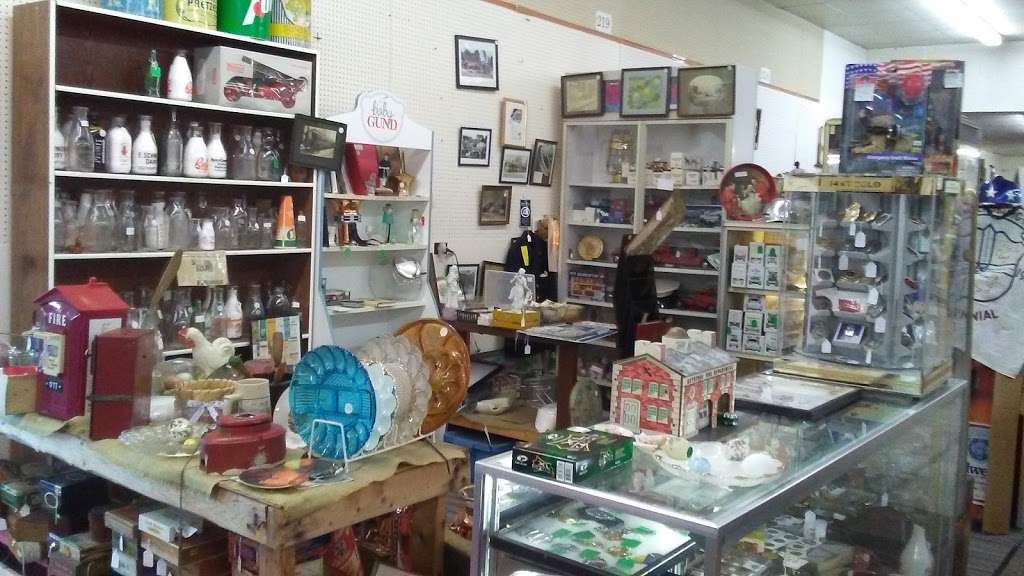 Fayetteville Antique Mall | 3653 Lincoln Way E, Fayetteville, PA 17222, USA | Phone: (717) 352-8485