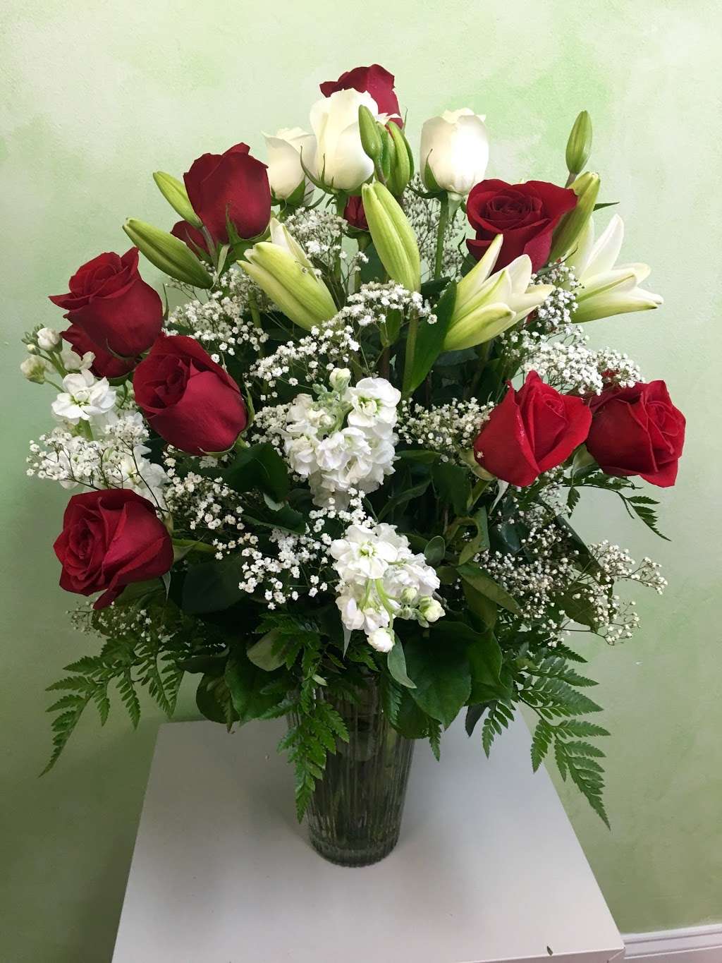 Lucys Flowers and Gifts | 8500 S Cicero Ave, Burbank, IL 60459, USA | Phone: (708) 634-7070