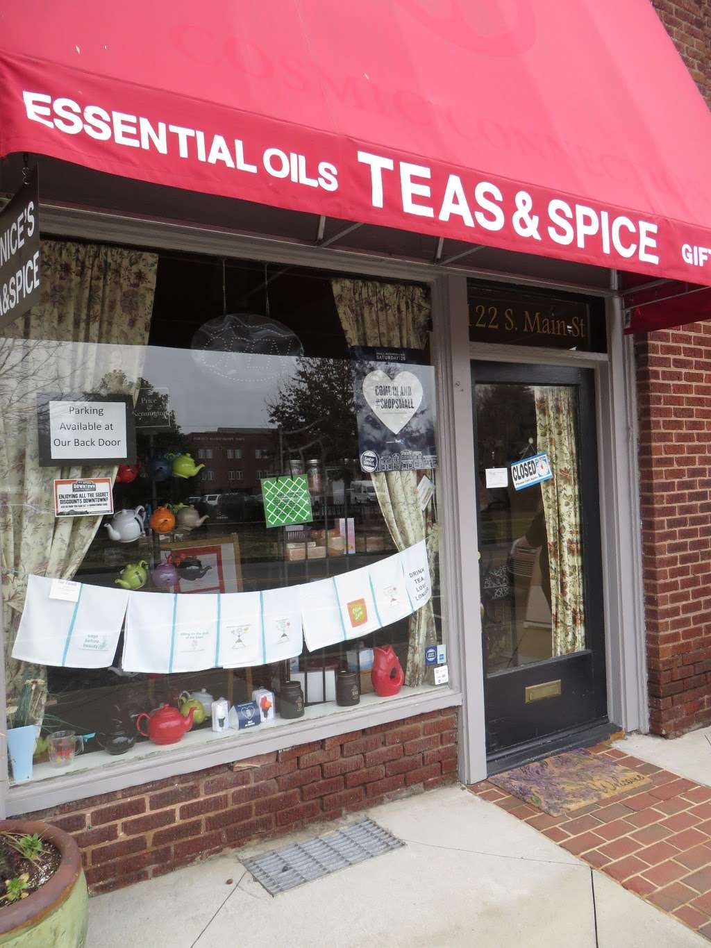 Bernices Tea & Spice | 500 South Main Street @, Antiques, N Main St, Mooresville, NC 28115, USA | Phone: (704) 664-7971