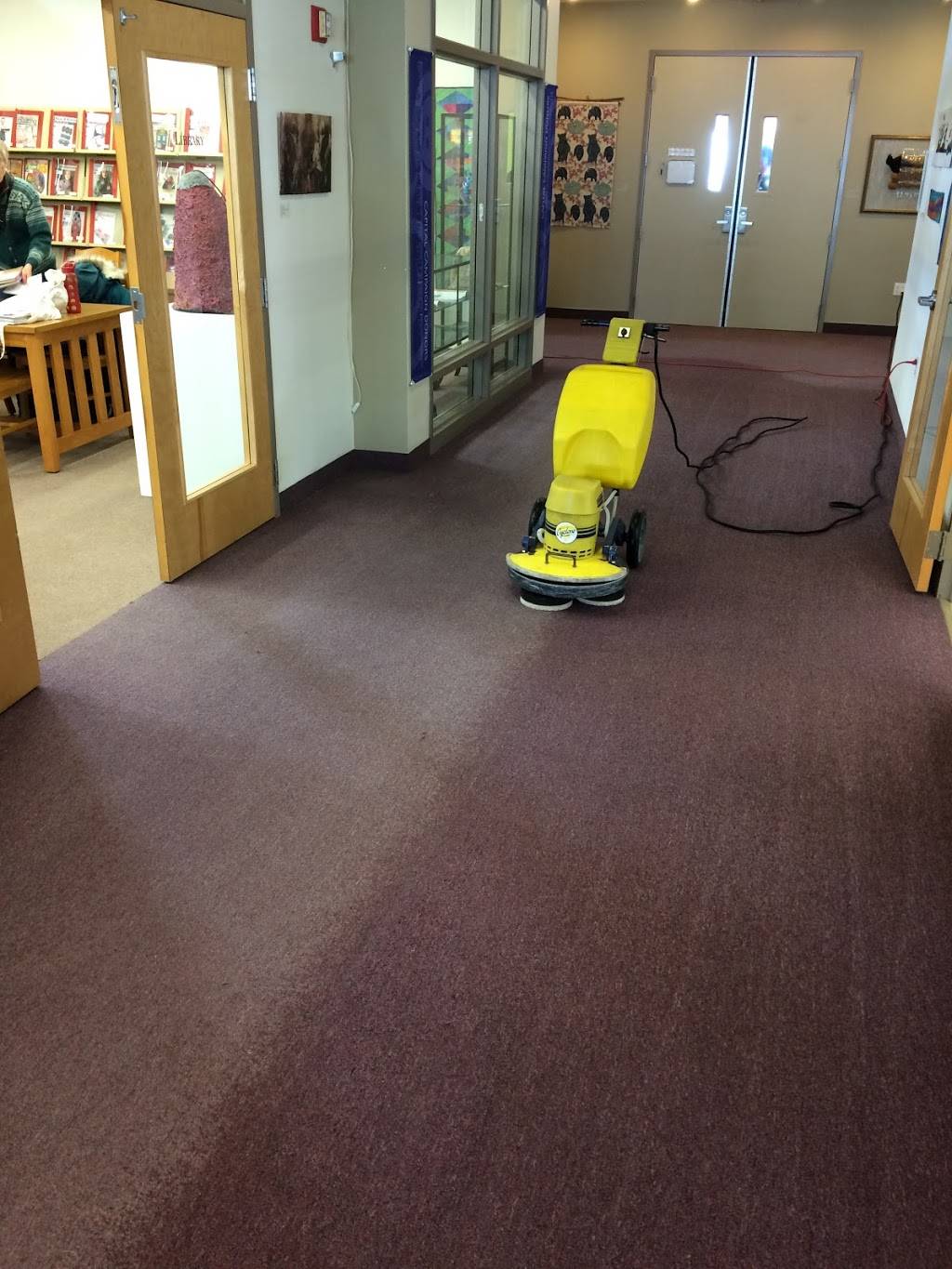 Ultimate Carpet & Upholstery | 2206 Matterhorn Ln, St Paul, MN 55119, USA | Phone: (651) 221-0747