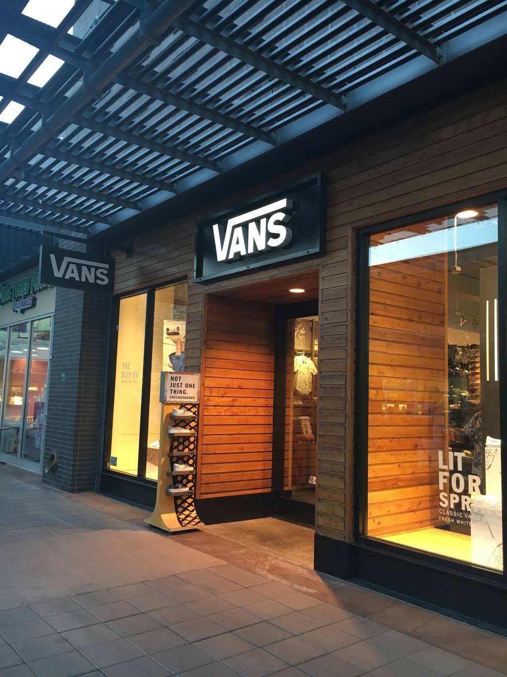 Vans | 2180 E Williams Field Rd Suite 103, Gilbert, AZ 85295, USA | Phone: (480) 857-1413