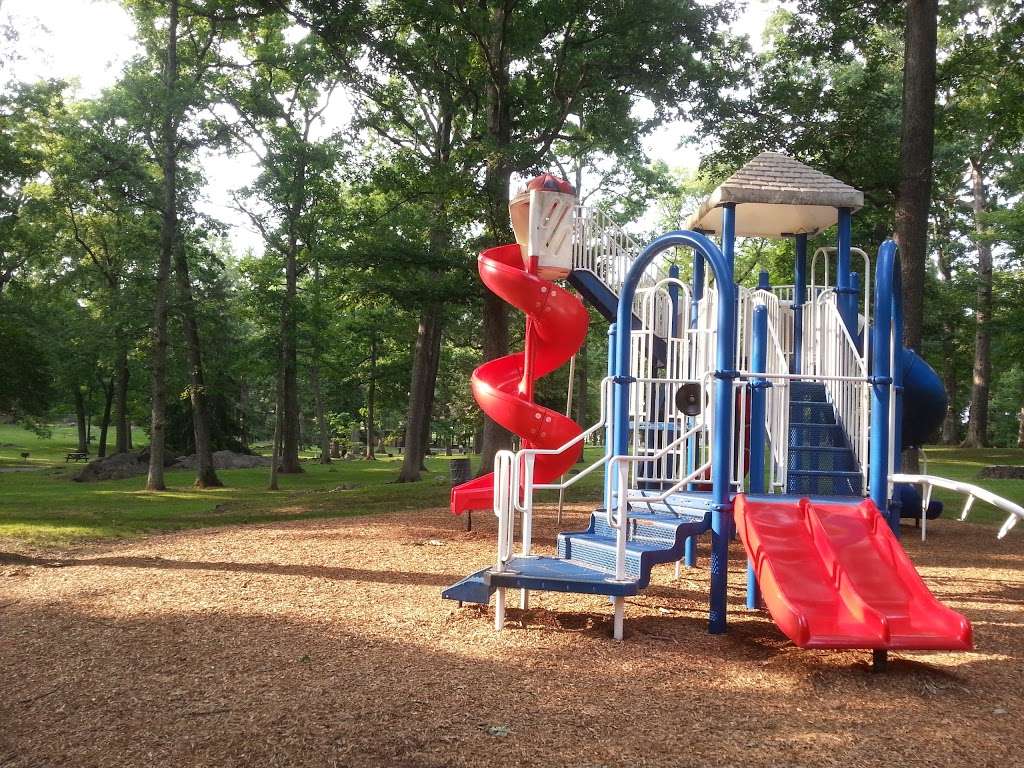 Doubs Woods Park | 1307 Maryland Ave, Hagerstown, MD 21740, USA | Phone: (240) 313-2700