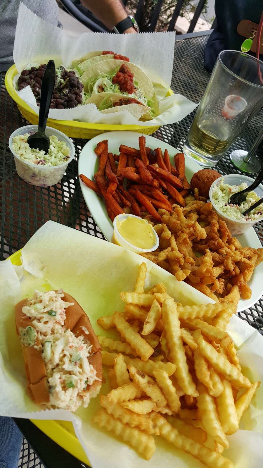 T.J.s Seafood Shack | 197 E Mitchell Hammock Rd, Oviedo, FL 32765 | Phone: (407) 365-3365