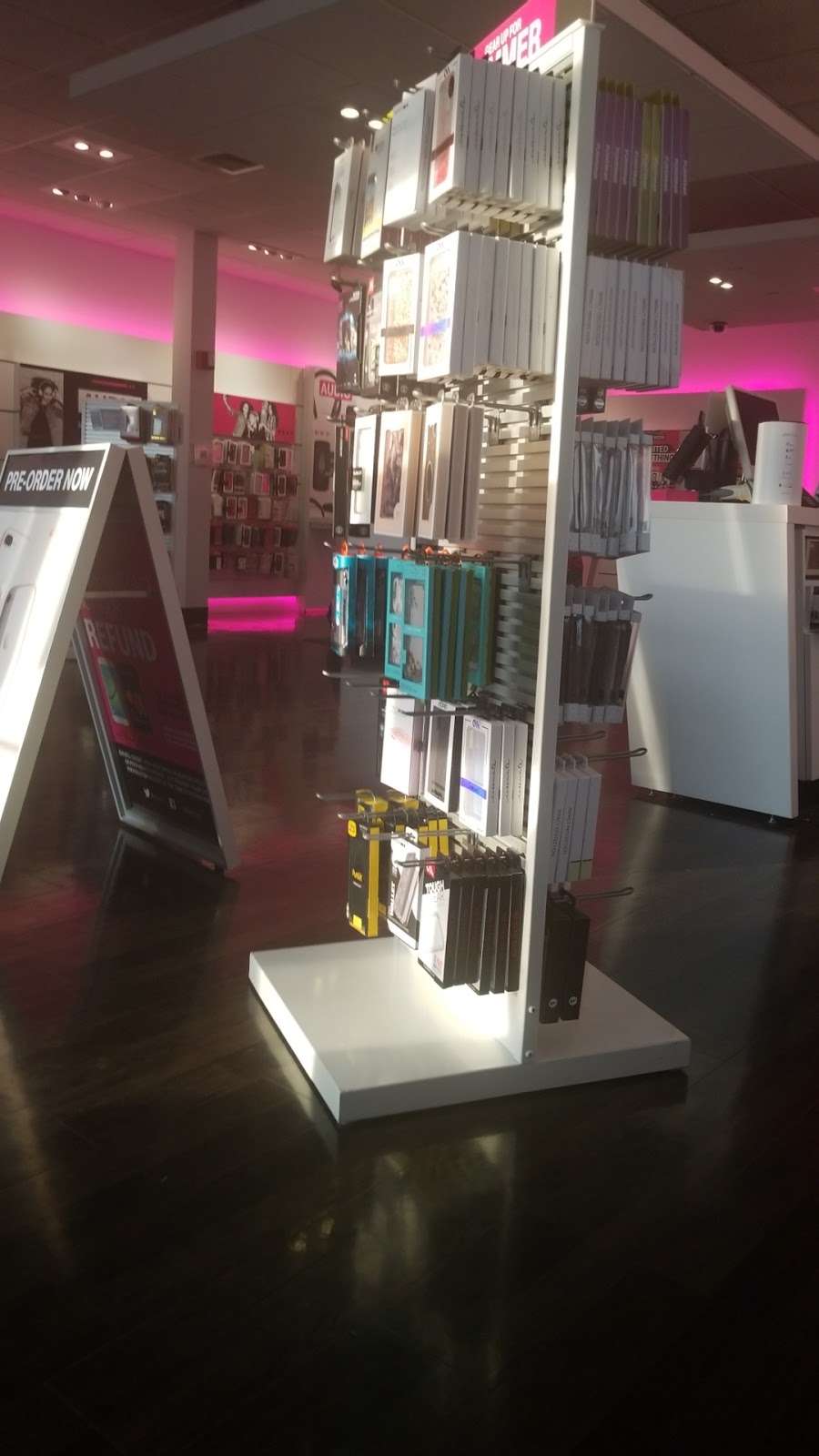 T-Mobile | 250 Granite Run Dr, Lancaster, PA 17601, USA | Phone: (717) 519-4140