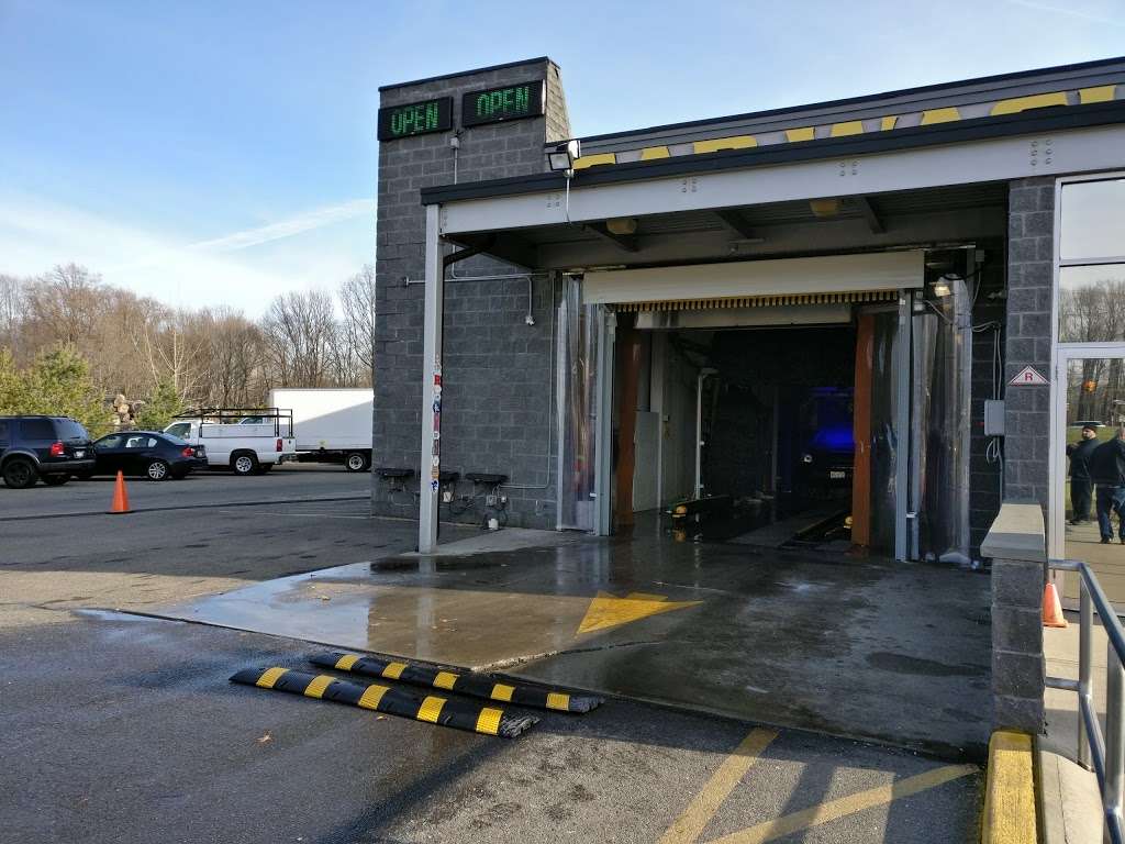 South Brunswick Car Wash & Express Lube | 980 Georges Rd, Monmouth Junction, NJ 08852, USA | Phone: (732) 821-5100