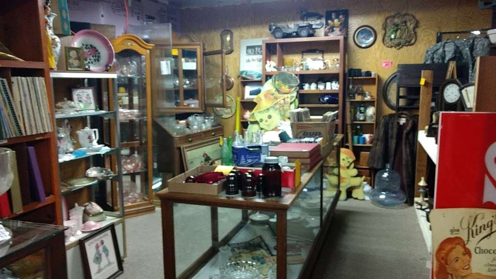 Antiques On the Prairie | 520 High St, Baldwin City, KS 66006, USA | Phone: (785) 594-7555