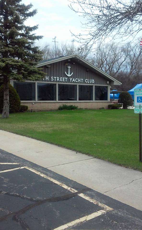 Fifth Street Yacht Club | 761 Marquette St, Racine, WI 53404, USA | Phone: (262) 632-9718