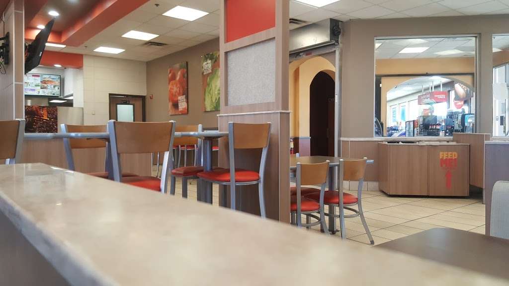Burger King | 12925 Hesperia Rd, Victorville, CA 92395, USA | Phone: (760) 952-1191