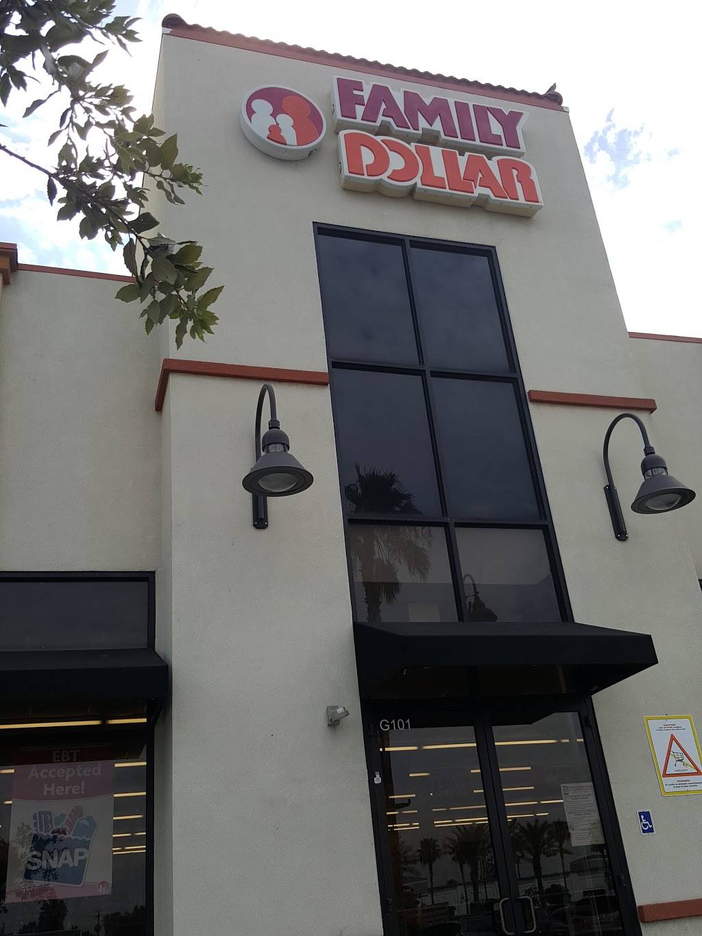 Family Dollar | 1507 Panama Ln, Bakersfield, CA 93307, USA | Phone: (661) 396-9146