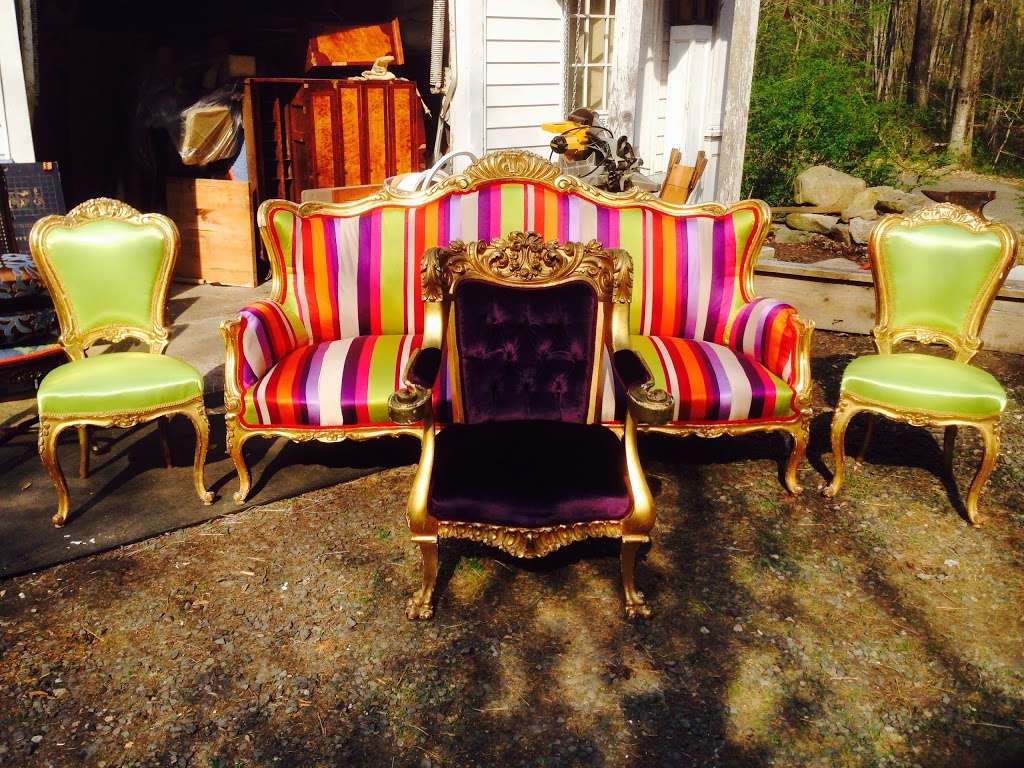 Heirloom Upholstery | 18 Middle River Rd, Danbury, CT 06811, USA | Phone: (203) 743-4101