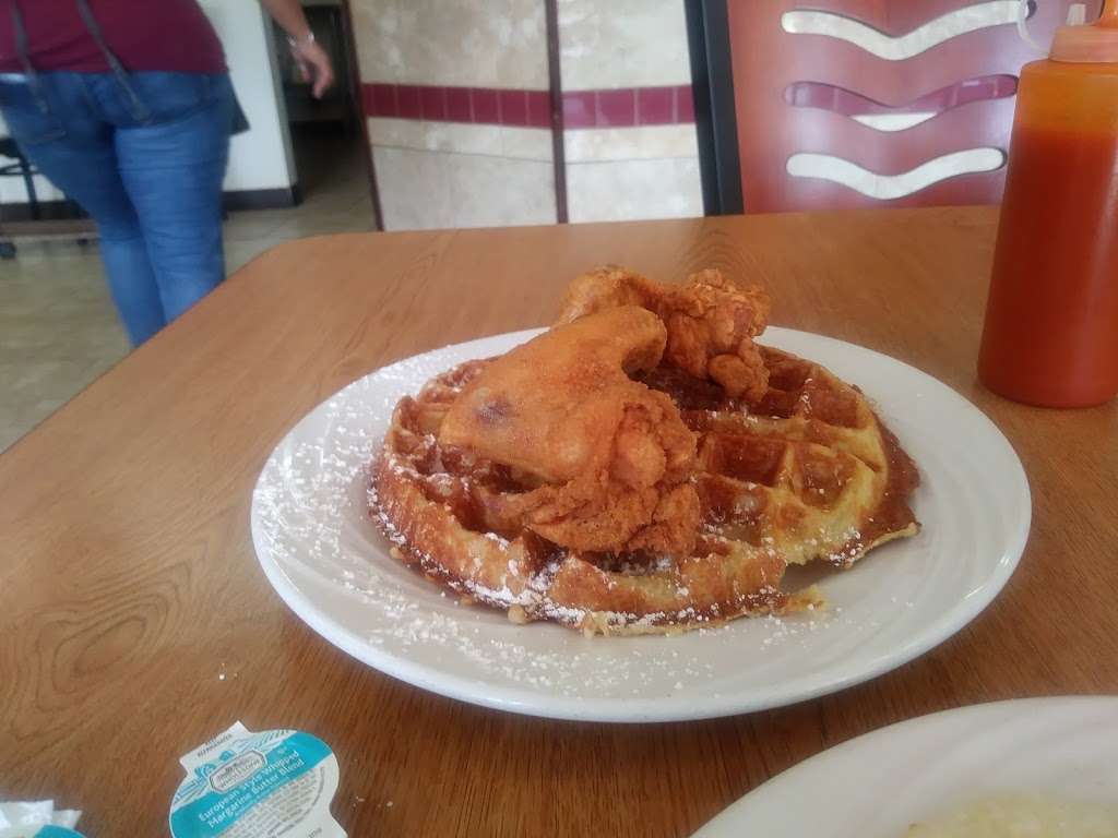 Tonys Chicken and Waffles | 1480 Martin Luther King Jr Blvd, Bartow, FL 33830, USA | Phone: (863) 533-7427