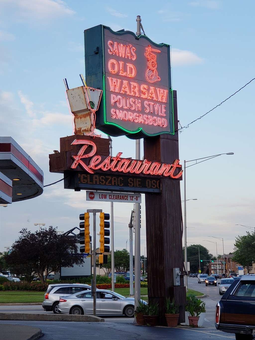 Sawas Old Warsaw Restaurant | 9200 W Cermak Rd, Broadview, IL 60155, USA | Phone: (708) 343-9040