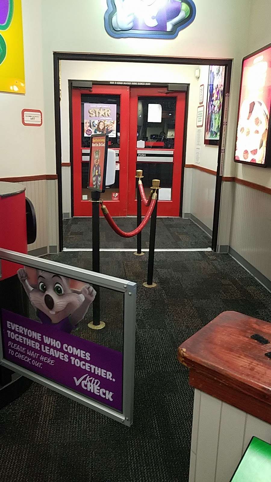 Chuck E. Cheeses | 26538-H, Moulton Pkwy, Laguna Hills, CA 92653, USA | Phone: (949) 831-3500