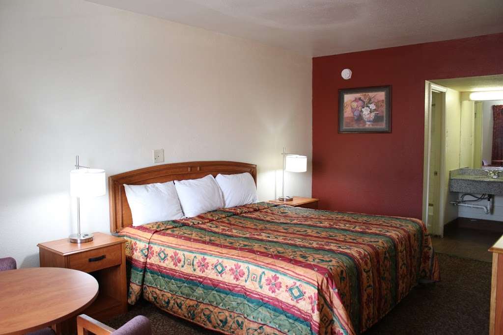 Travel Inn San Antonio | 6543 West Old, US-90, San Antonio, TX 78227, USA | Phone: (210) 674-7760