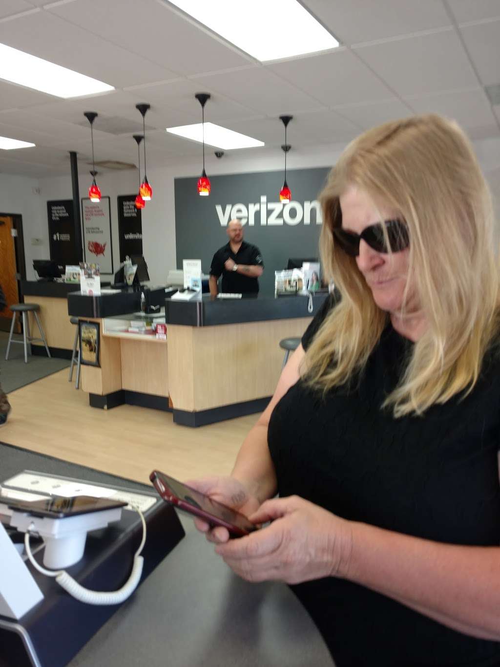 Verizon Authorized Retailer – GoWireless | 3895 Evergreen Pkwy, Evergreen, CO 80439, USA | Phone: (303) 679-2603