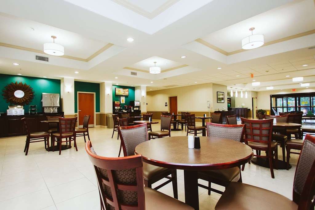 Best Western Sugarland Inn | 6330 E Riverpark Dr, Sugar Land, TX 77479, USA | Phone: (281) 232-0680