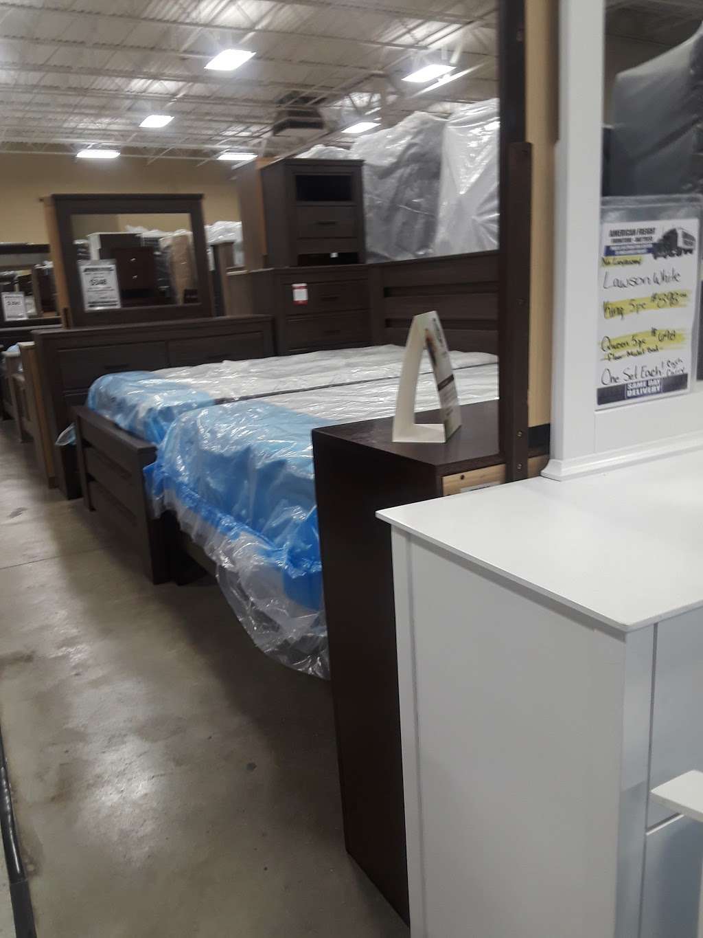 American Freight Furniture and Mattress | 2964 W Wheatland Rd, Dallas, TX 75237, USA | Phone: (972) 283-8888