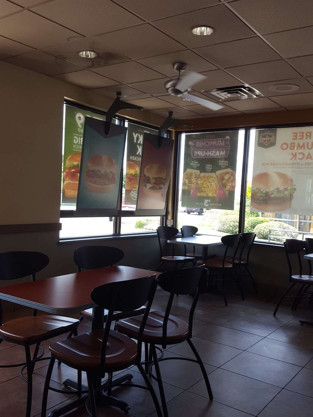 Jack in the Box | 10742 Veterans Memorial Dr, Houston, TX 77038, USA | Phone: (281) 999-1555