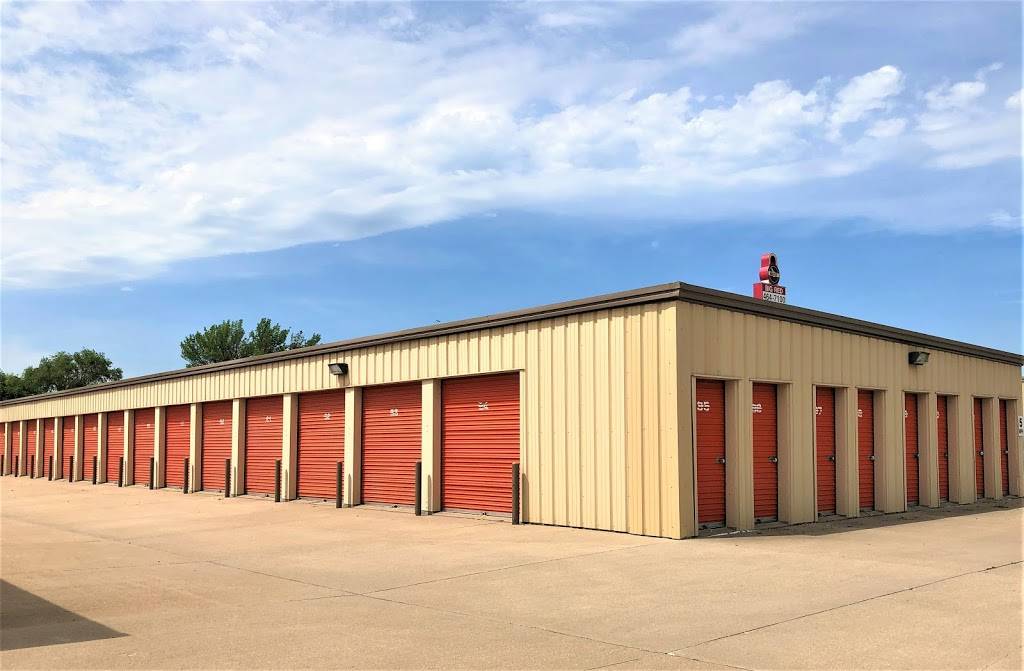 Big Red Self Storage | 7001 Custer St, Lincoln, NE 68507, USA | Phone: (402) 464-7100