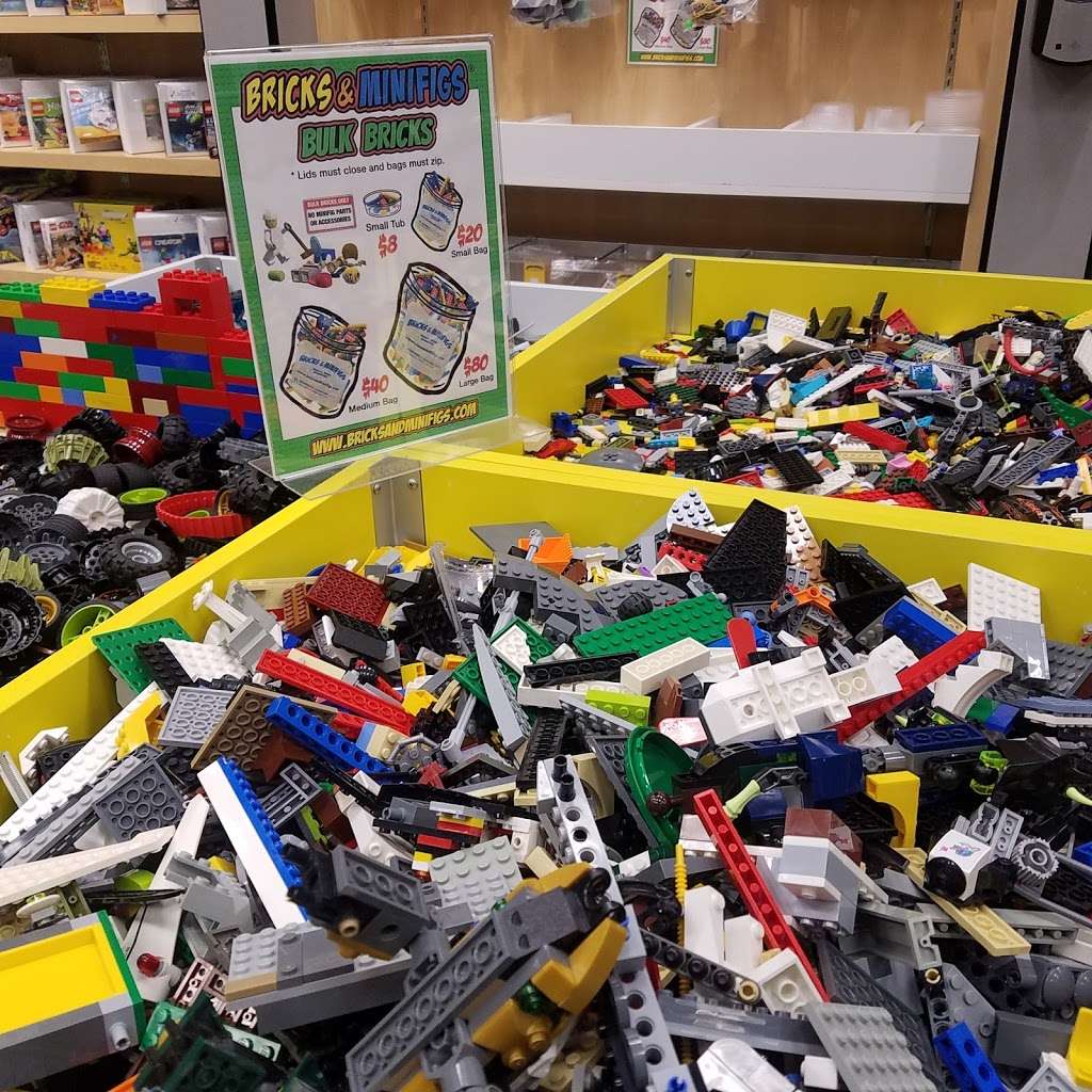 Bricks and Minifigs Mansfield | 280, 130 School St ste d, Mansfield, MA 02048 | Phone: (774) 719-0105