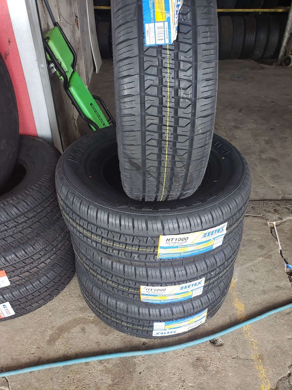 D Town New UsedTires | 4711 Singleton Blvd, Dallas, TX 75212, USA | Phone: (214) 920-9550