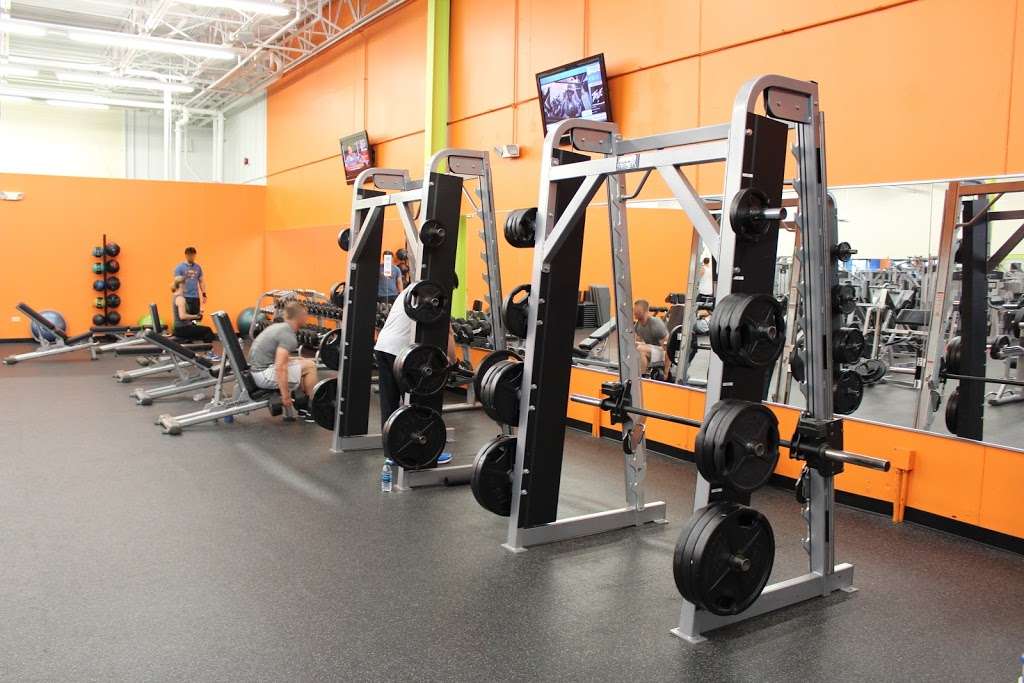 Charter Fitness of Orland Park | 66 Orland Square Dr, Orland Park, IL 60462 | Phone: (708) 364-0303