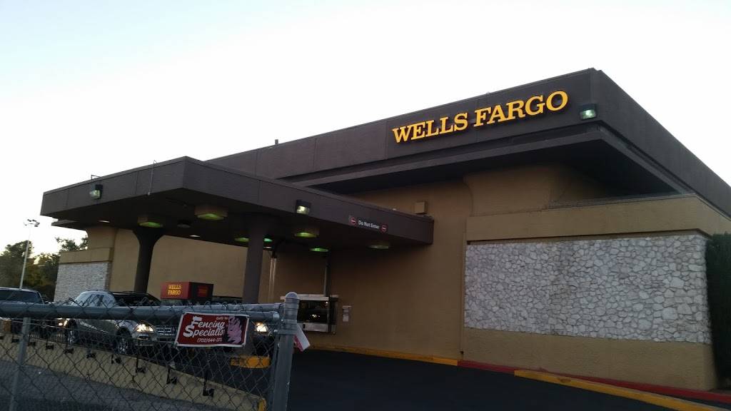 Wells Fargo Bank | 1700 E Charleston Blvd, Las Vegas, NV 89104, USA | Phone: (702) 765-1950