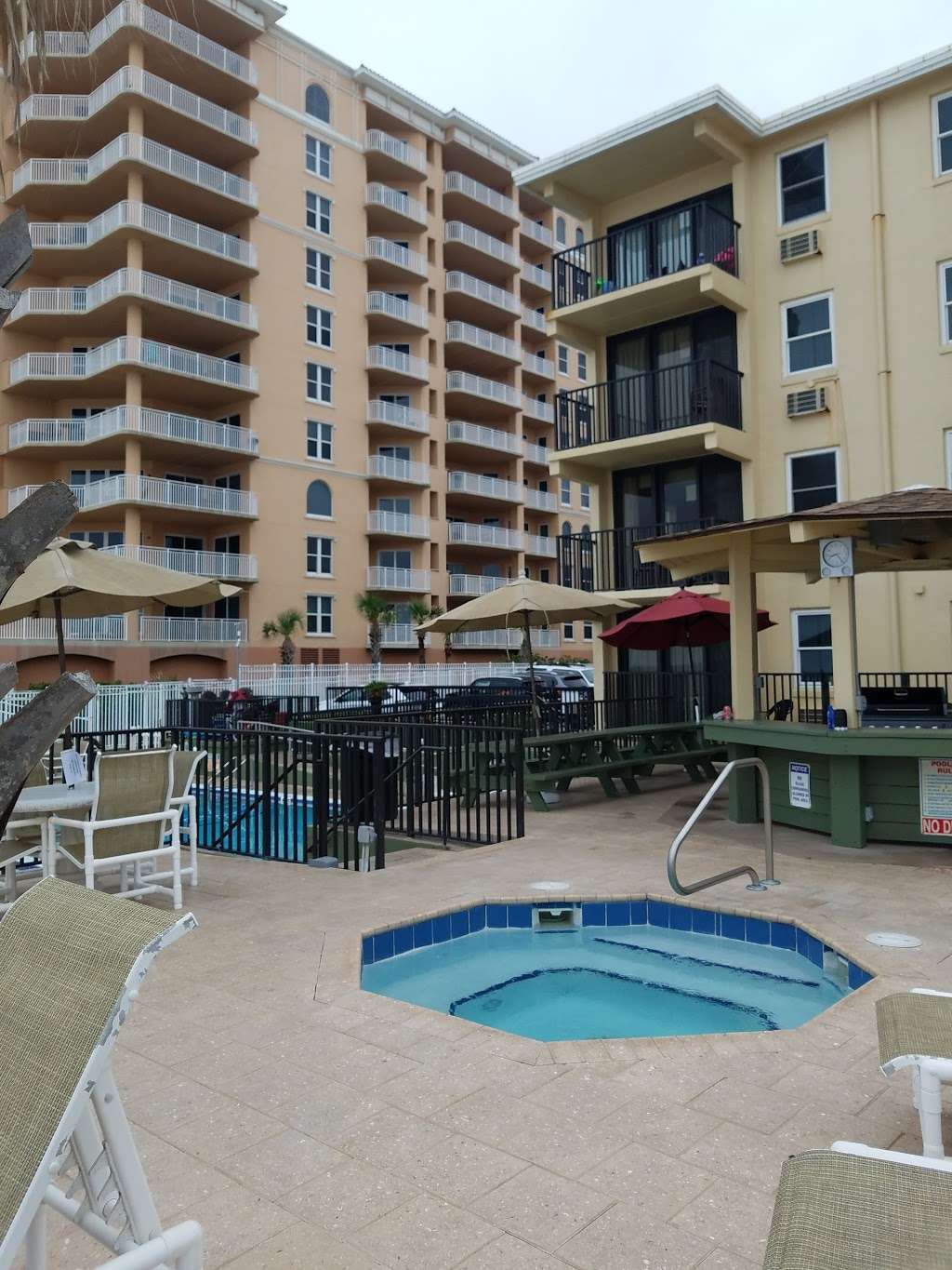 Turtle Inn Beach Club | 3233 S Atlantic Ave, Daytona Beach, FL 32118 | Phone: (386) 761-0426