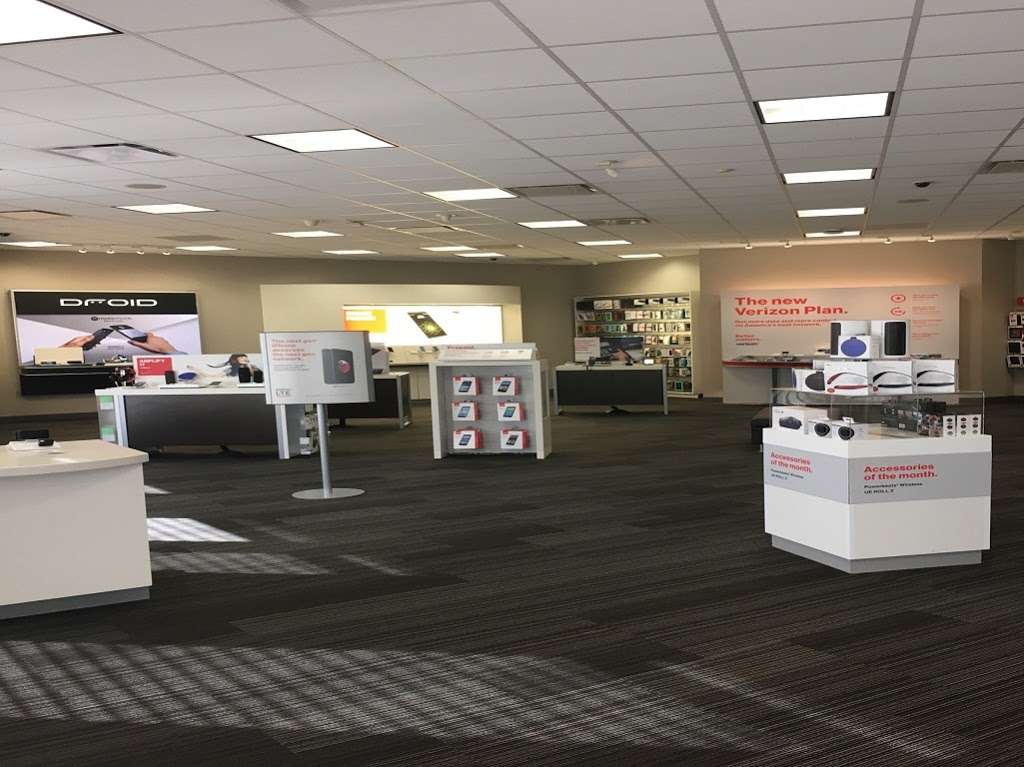 Verizon | 3501 Diamond Dr, McHenry, IL 60050 | Phone: (815) 344-2177