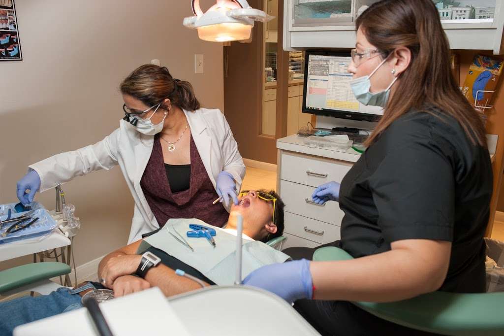 Centra Dental Dentist | 4318 W Fuqua St, Houston, TX 77045 | Phone: (713) 352-0750