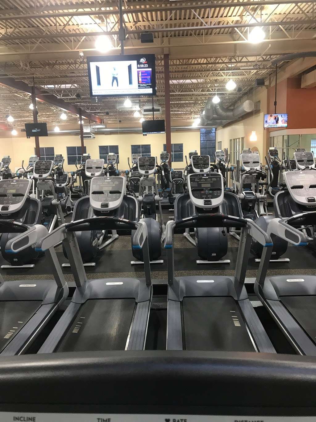 24 Hour Fitness | 9450 Ruby Lockhart Blvd, Lanham, MD 20706, USA | Phone: (301) 955-3917