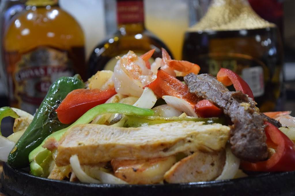 Mariscos La Fogata Restaurant | 1957 E Belt Line Rd, Carrollton, TX 75006, USA | Phone: (469) 289-0311