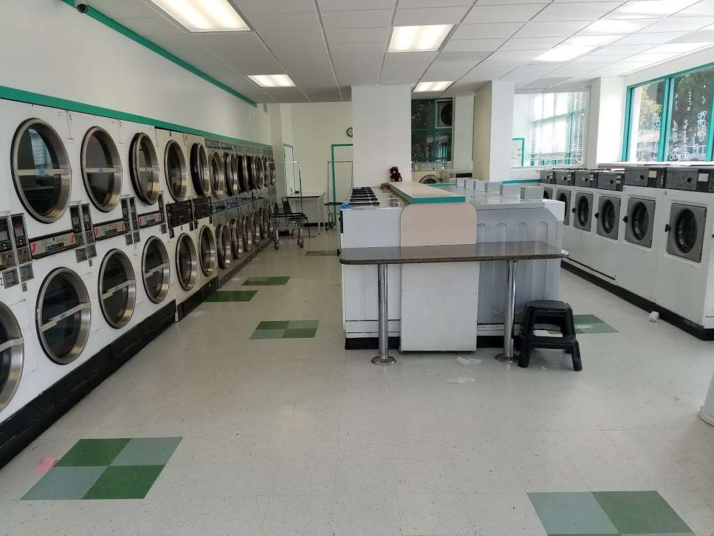 Daves Laundromat | 235 E Middlefield Rd, Mountain View, CA 94043, USA