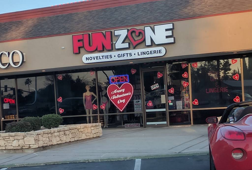 Fun Zone Extreme Gifts | 2500 New Stine Rd, Bakersfield, CA 93309, USA | Phone: (661) 323-0100