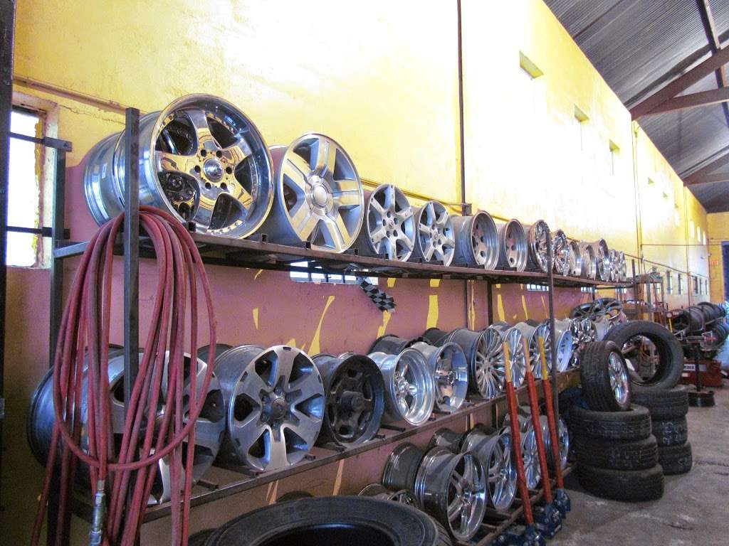 Sandoval Tire Shop | 9931 Roosevelt Ave, San Antonio, TX 78214, USA | Phone: (210) 253-9303