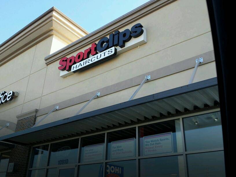 Sport Clips Haircuts of Eastside Shoppes | 10910 E 71st St, Tulsa, OK 74133, USA | Phone: (918) 307-0124