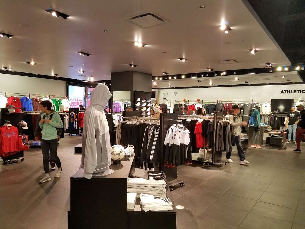 adidas Store | 845 N Michigan Ave Suite 409, Chicago, IL 60611, USA | Phone: (312) 867-1640