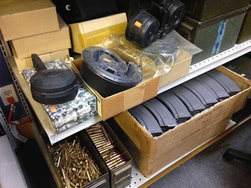 A-1 Gunrunners | 3504 S 22nd St, St Joseph, MO 64503, USA | Phone: (816) 262-7799