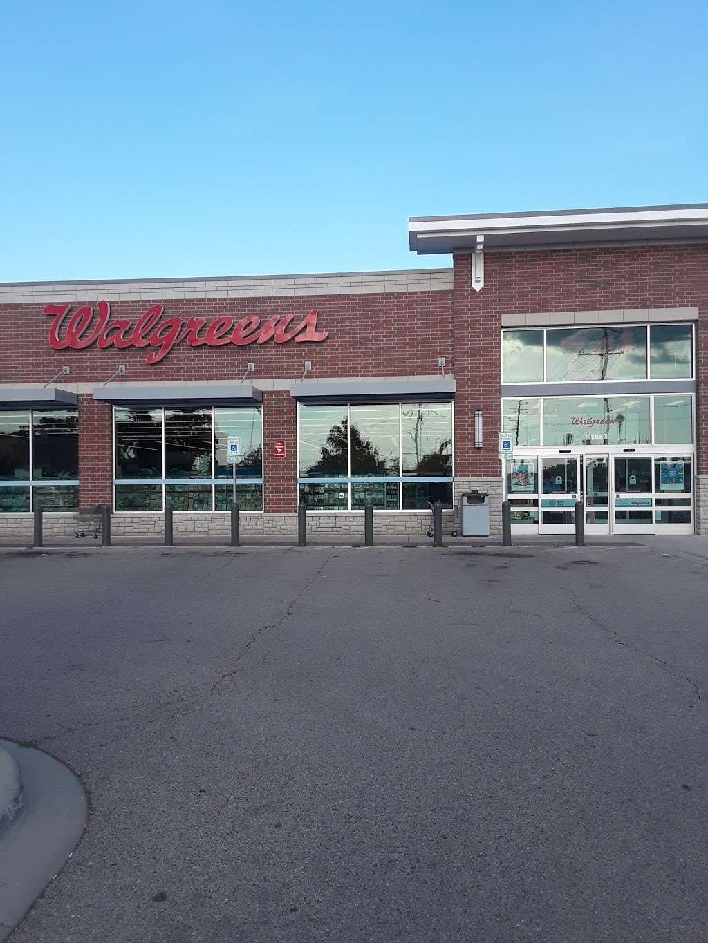 Walgreens | 283 W IL-173, Antioch, IL 60002, USA | Phone: (847) 395-0337