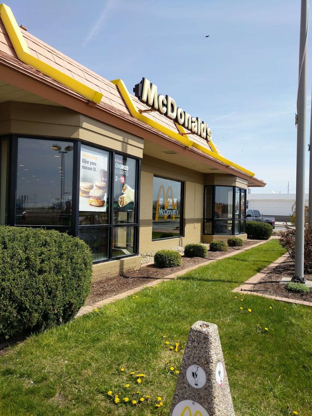 McDonalds | 720 US Hwy 24 West, Gilman, IL 60938, USA | Phone: (815) 265-8080