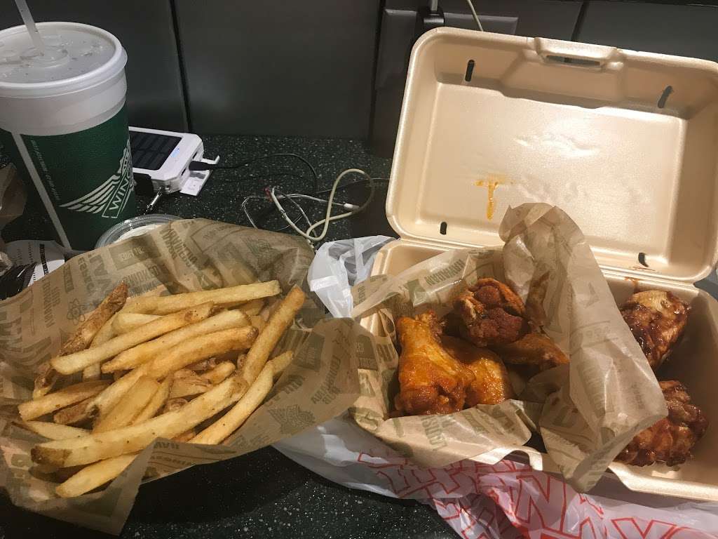 Wingstop | 2141 S International Pkwy, Terminal B, Gate 28, Dallas, TX 75261 | Phone: (972) 973-3112